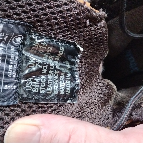 Wolverine waterproof brown leather ankle boots. Size 8.5 - Picture 9 of 12